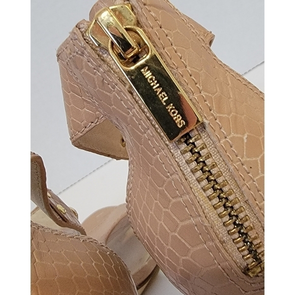 MICHAEL Kors T-Strap shoes. - Picture 7 of 7